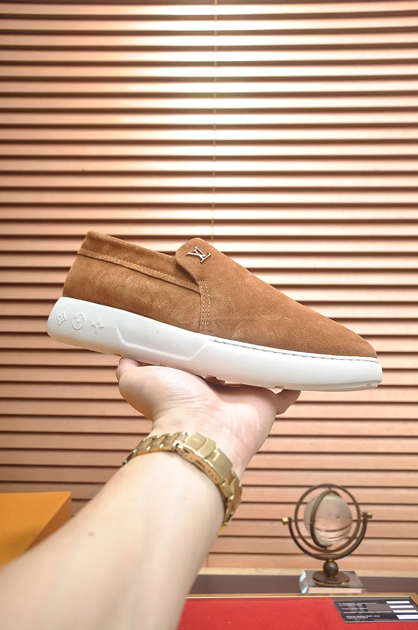 Men's men's shoes 💰700💶[LOUIS VUITTON] new original order 🍀LV Louis Vuitton * - top version of LV classic trendy shoes! Made of imported original LV fabric with rubber surface, breathable cowhide lining, and original wear-resistant rubber foam outsole! High quality products! The yardage is 38-44.